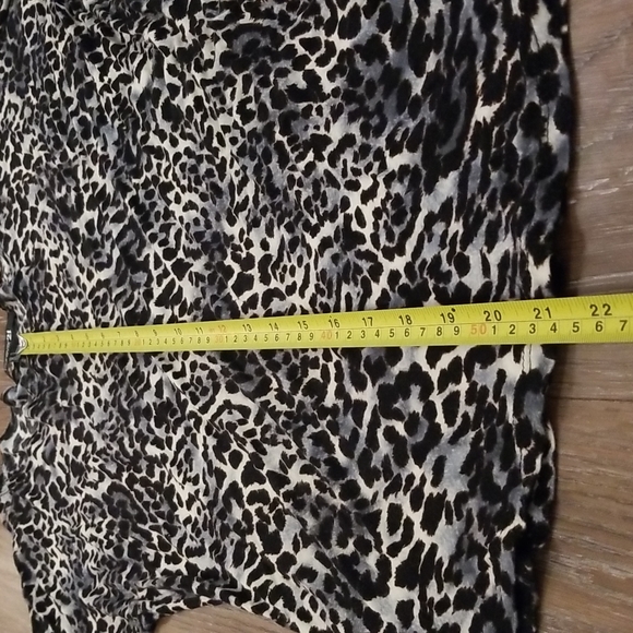 (S) Forever 21 100% Rayon Cheetah/Leopard Print ¾ Sleeve Casual Top Loungewear - Picture 3 of 8